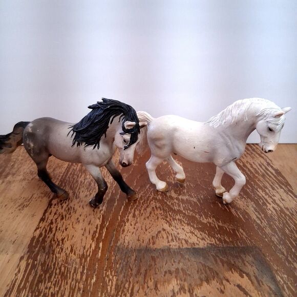 Schleich Stallion White Lipizzaner 2004 & Andalusian Stallion 2005 Retired - Picture 2 of 14